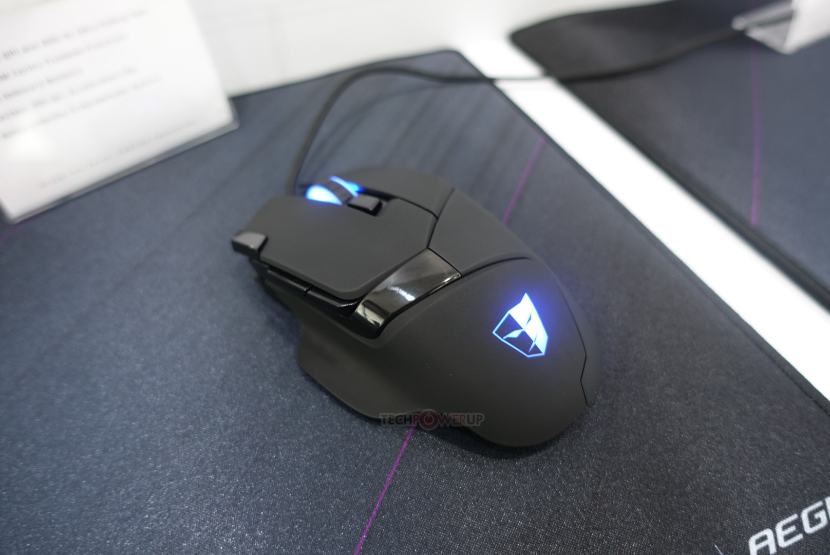 gaming mice with thumb rest