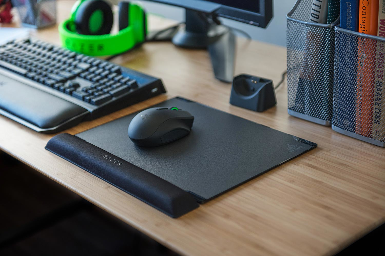 Razer Releases Version 2 Of Their Vespula Mouse Mat Techpowerup
