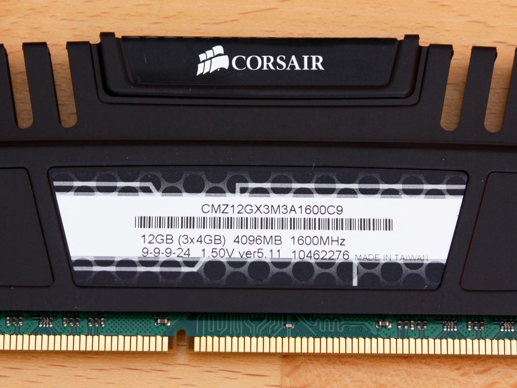 Corsair Vengeance Series 12 GB (3x 4 GB) DDR3 1600 MHz CL9 - PC