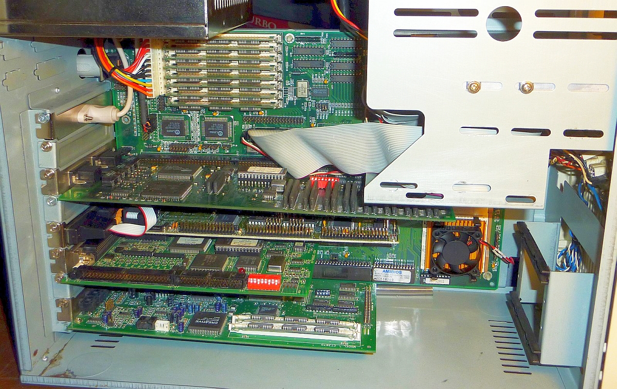 486 ECS UM486V AIO, AMD-X5-133ADW, 32MB RAM 01 1200.jpg