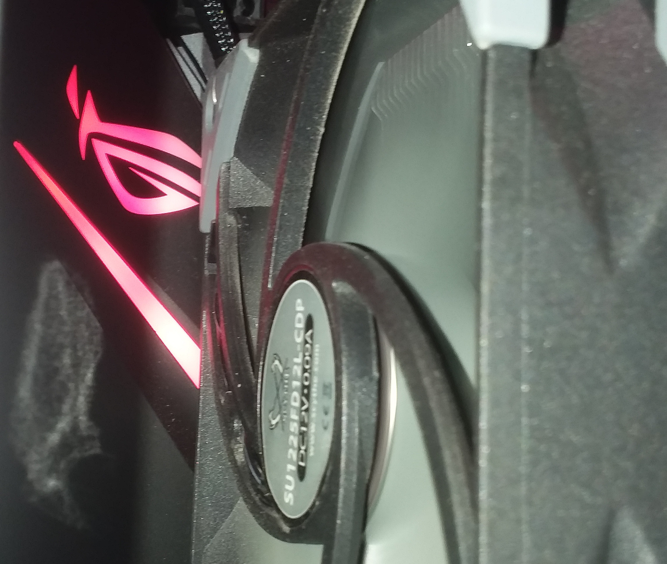 Asus-ROG-Scythe-Fan-CloseUp.jpg