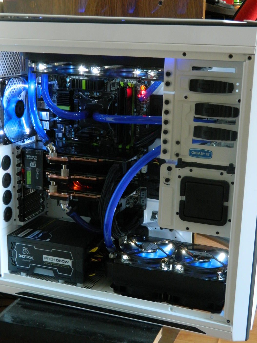 Your PC ATM | Page 836 | TechPowerUp Forums