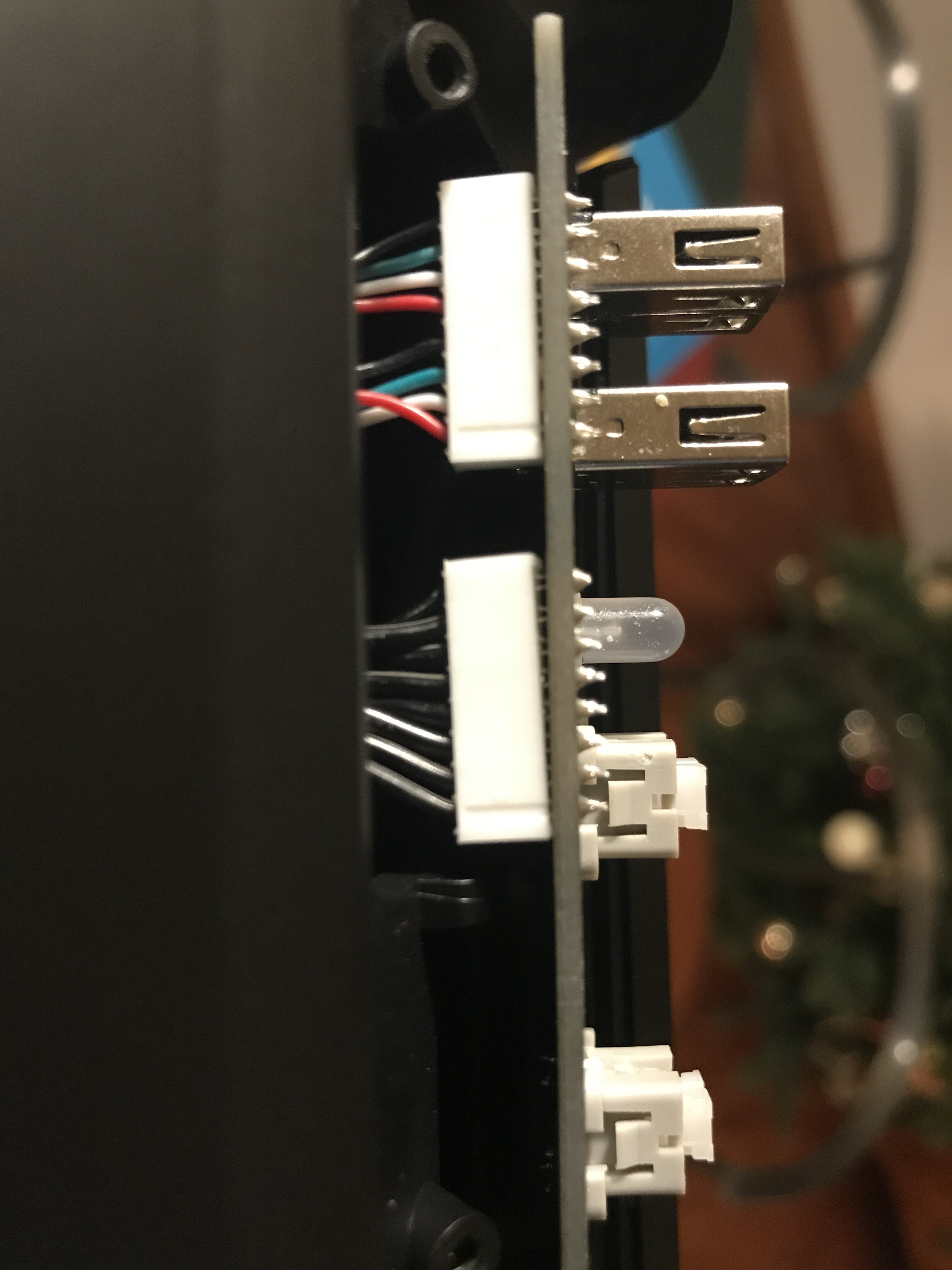 Mickey: wires not connected properly to the front I/O [​IMG]