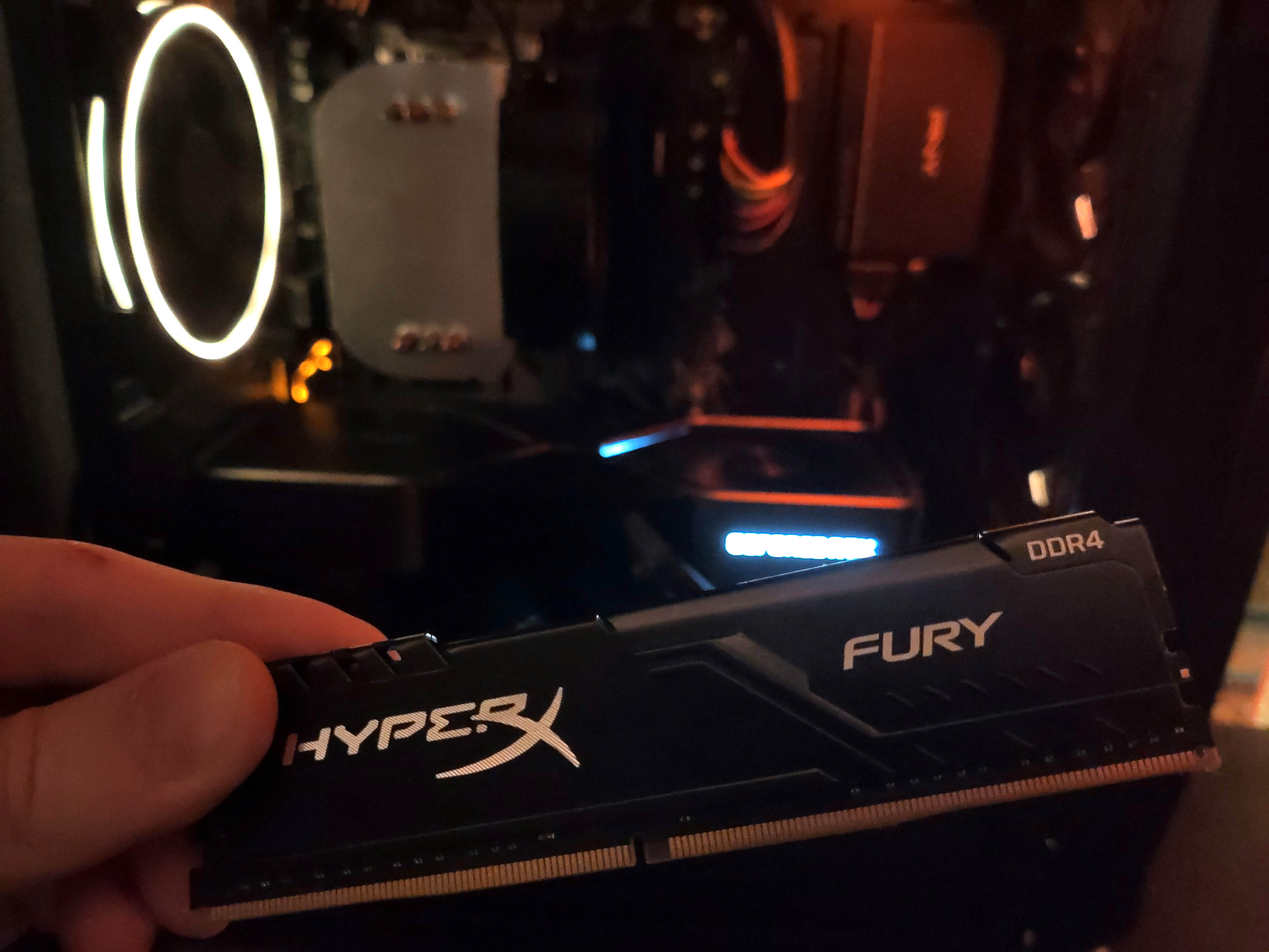 HyperX Fury DDR4 8GB, the riginal heatsinks were attatched with