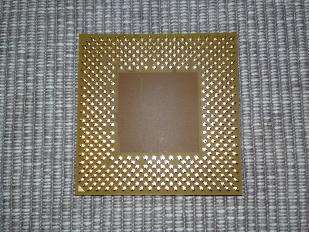 Procesor AMD Barton 3000+ (2).jpg