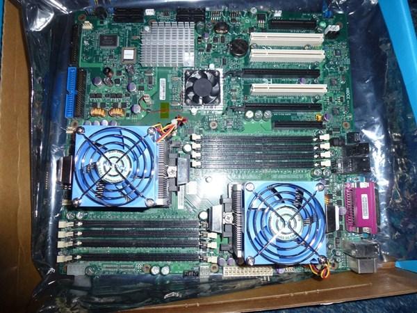 supermicro-dual-cpu-motherboard-h8dce.jpg