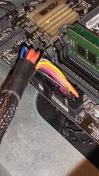 Mickey: How to remove the psu cable from motherboard?? [​IMG]