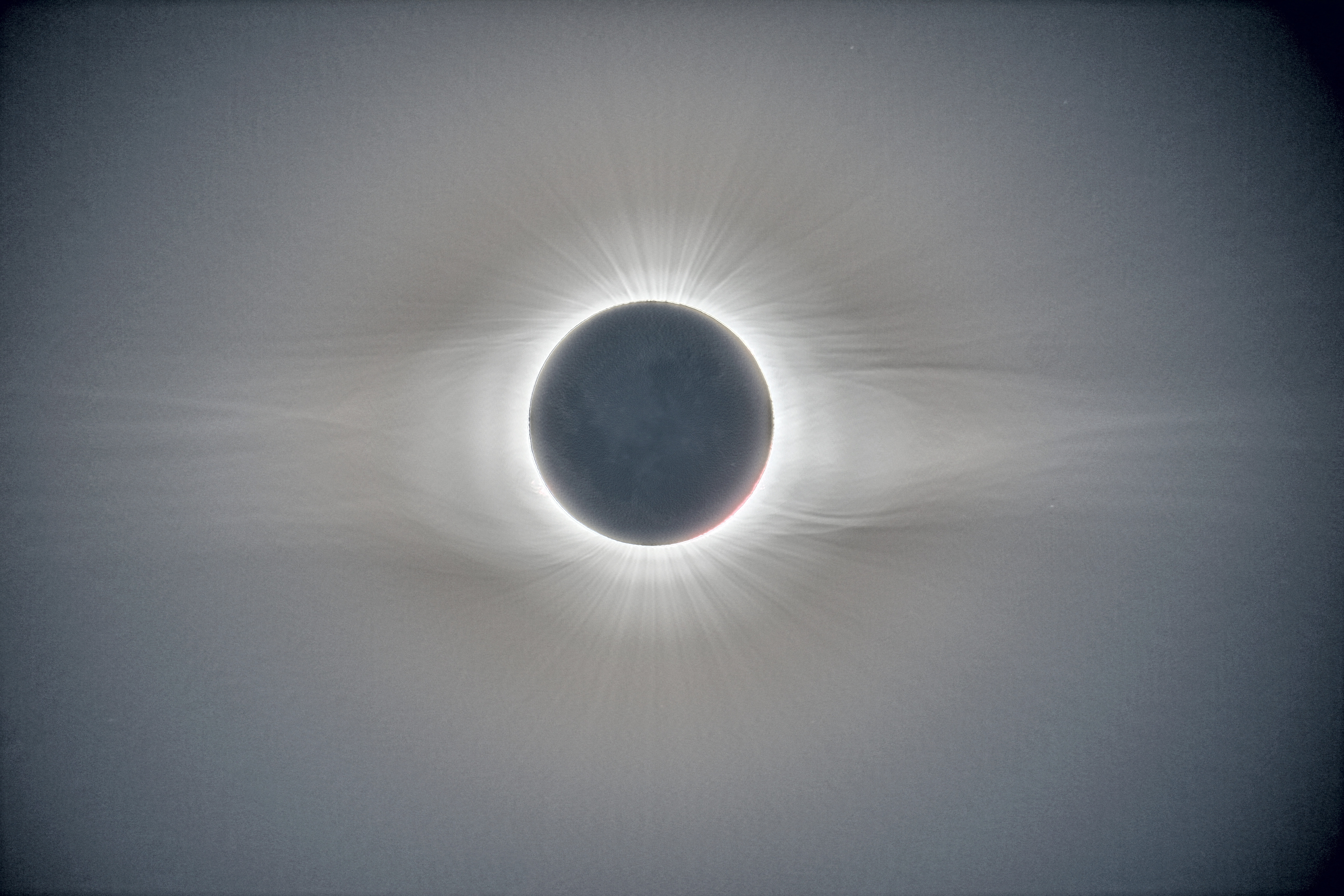 Солнечное затмение 2 июля 2019 года. Солнечное затмение. Затемнение солнца. Солнечное затмение фото. Полное затмение солнца из космоса.