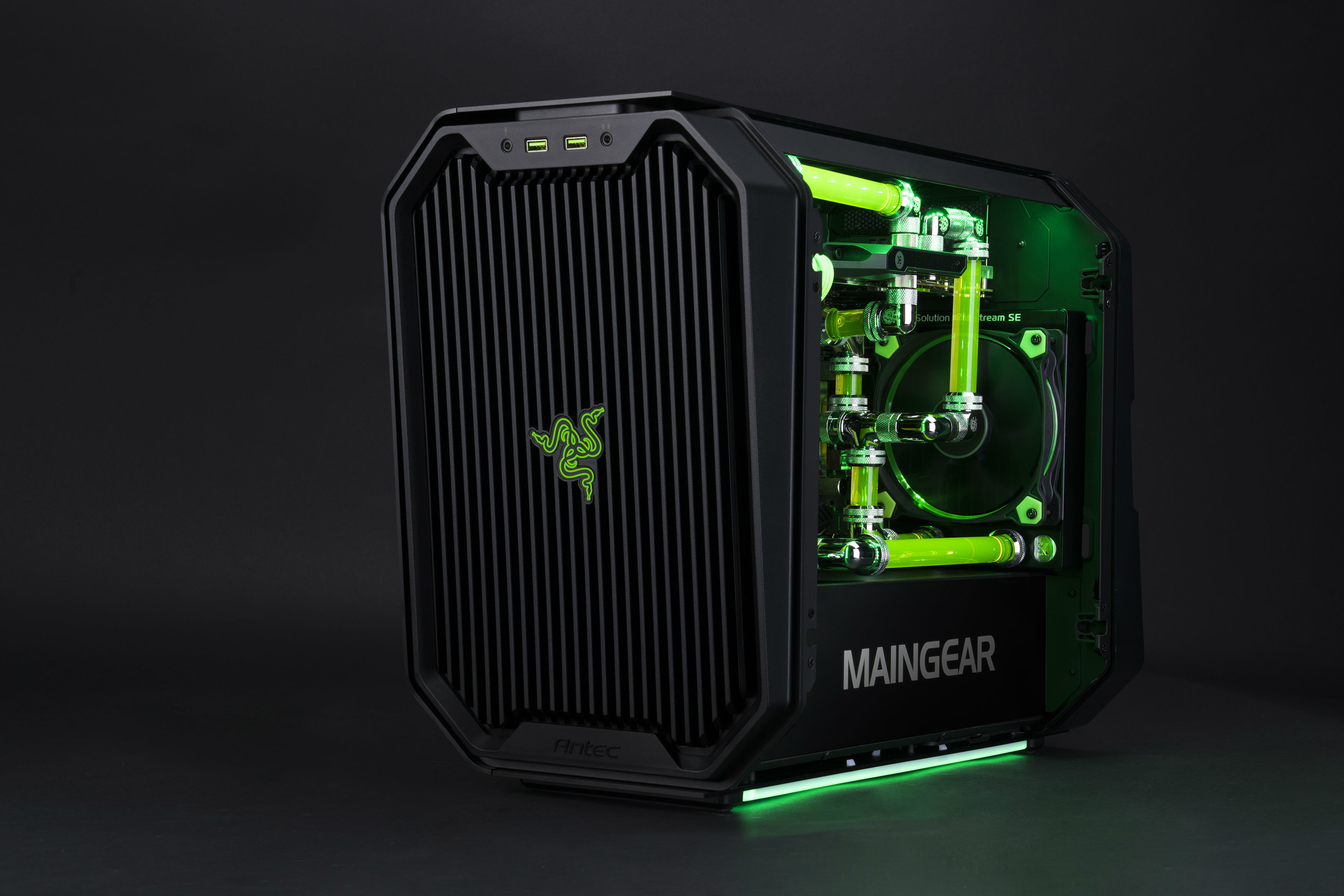 Персональный компьютер игровой компьютер. R2 Razer Edition компьютер. Razer PC Case. Maingear-r1-Razer-Edition. Корпус Razer Edition.