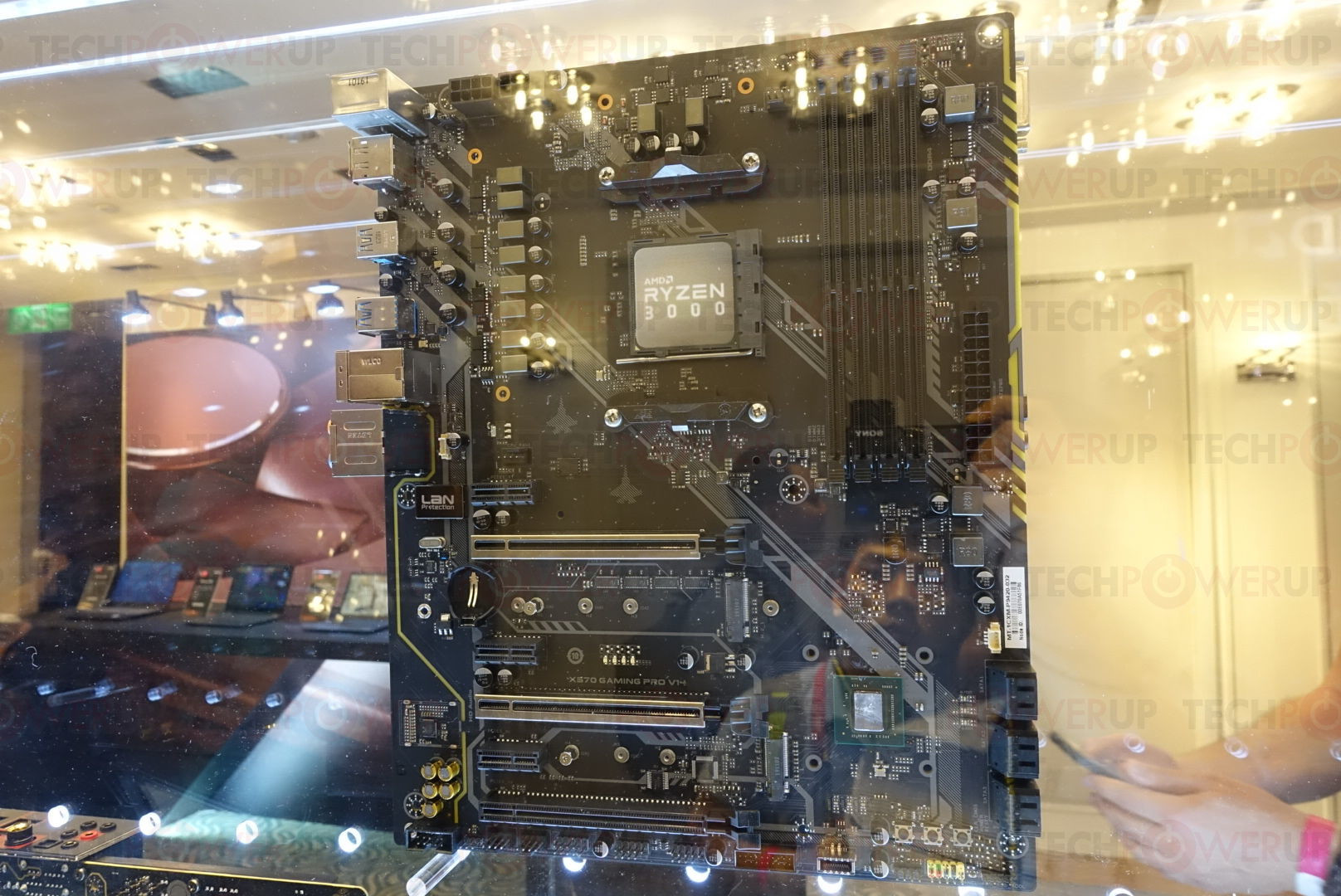 Amd b550 процессоры. A520 PCIE 4.0. Материнская плата AMD a550 Chipset. AMD 570x/550x. B450 ASUS PCI-E 4.0.