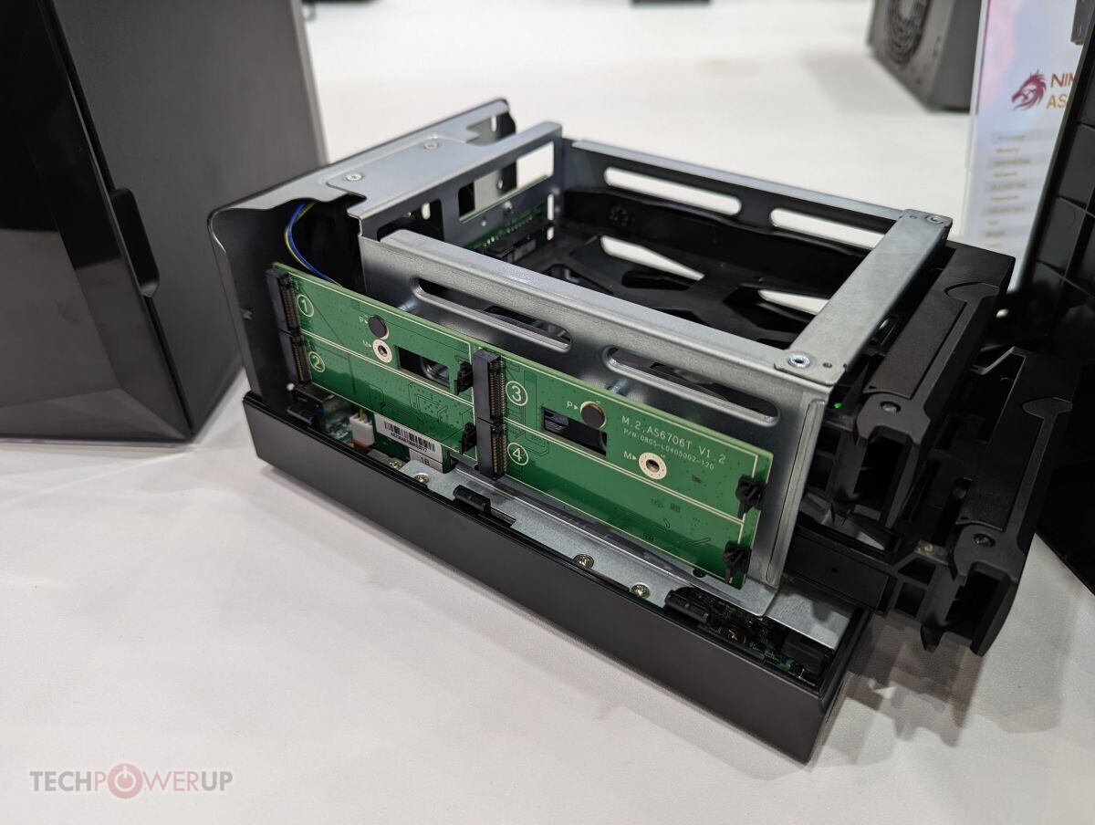 ASUS présente deux nouveaux systèmes NAS pour jusqu'à 12 SSD NVMe