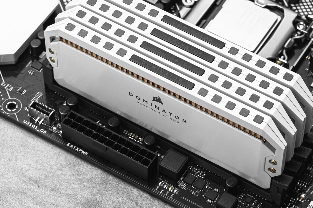 CORSAIR Teases DDR5-6400 Memory Coming Later This Year