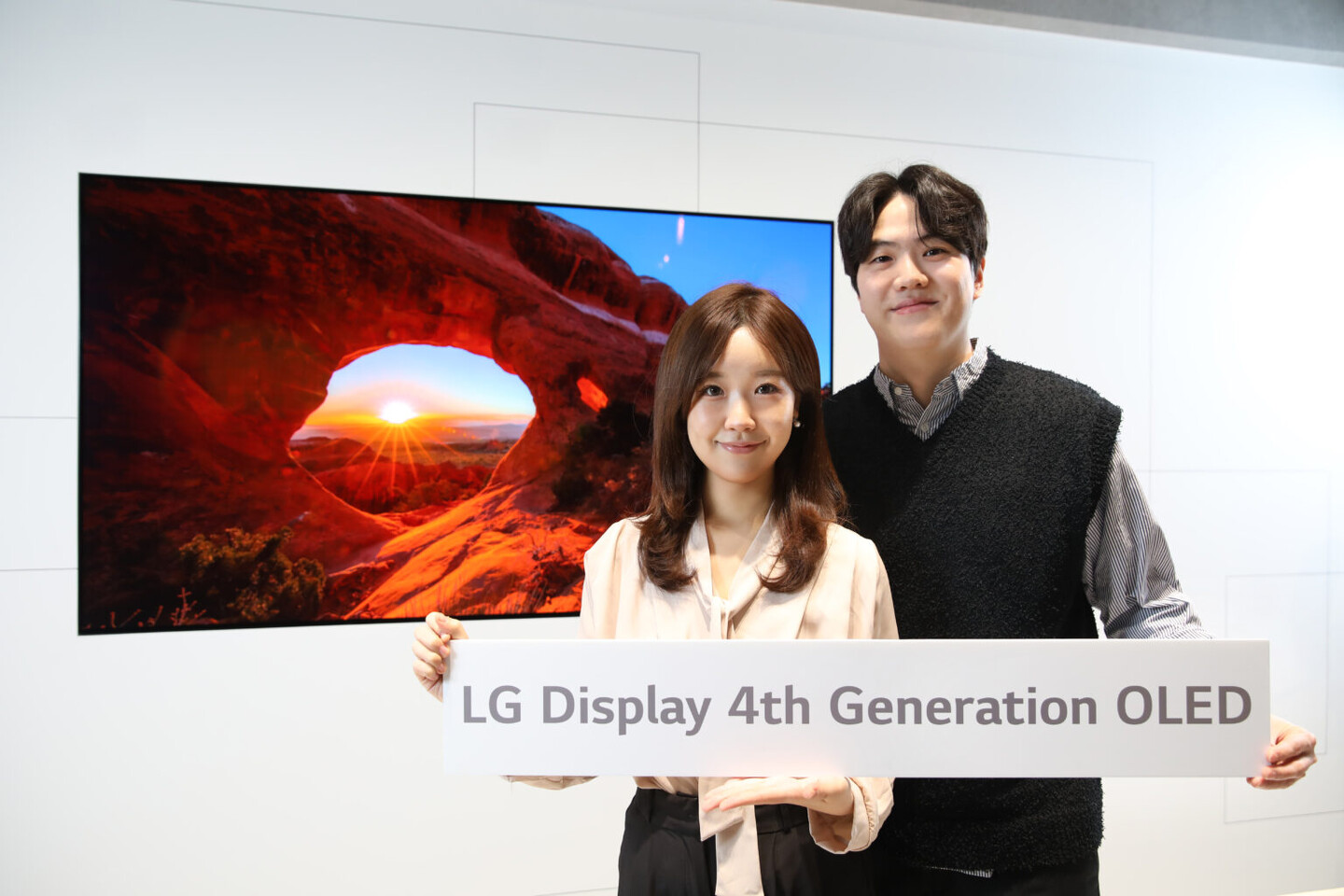 (PR) LG Display Unveils 4th-Generation OLED Panel Optimized for AI Era