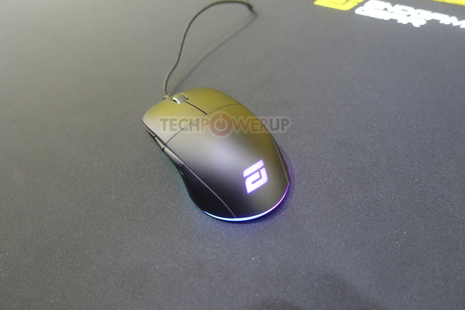 DAMYSUS WIRELESS RGB Ergonomic Gaming Mouse