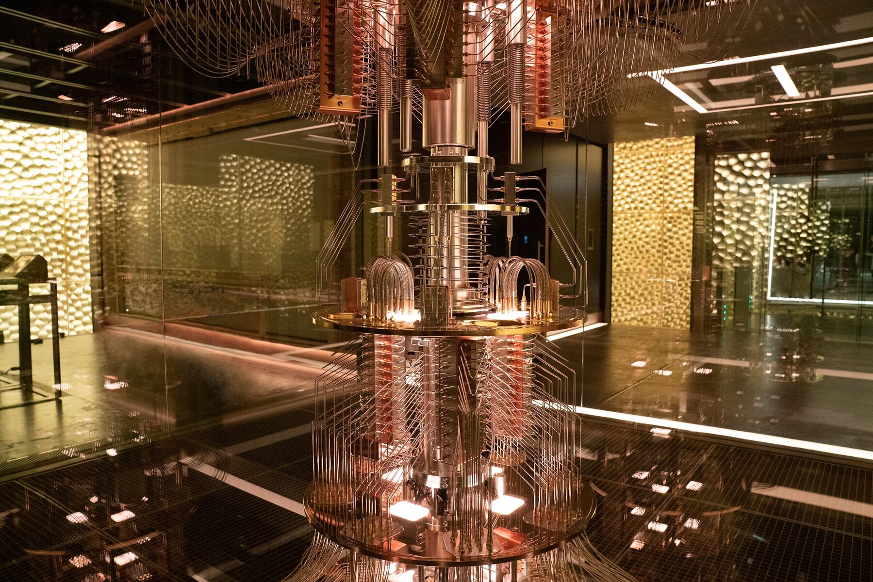Современные квантовые компьютеры. Квантовый 50-кубитный. Фотонный квантовый компьютер. Квантовый компьютер IBM 2020. Самый мощный квантовый компьютер в мире.