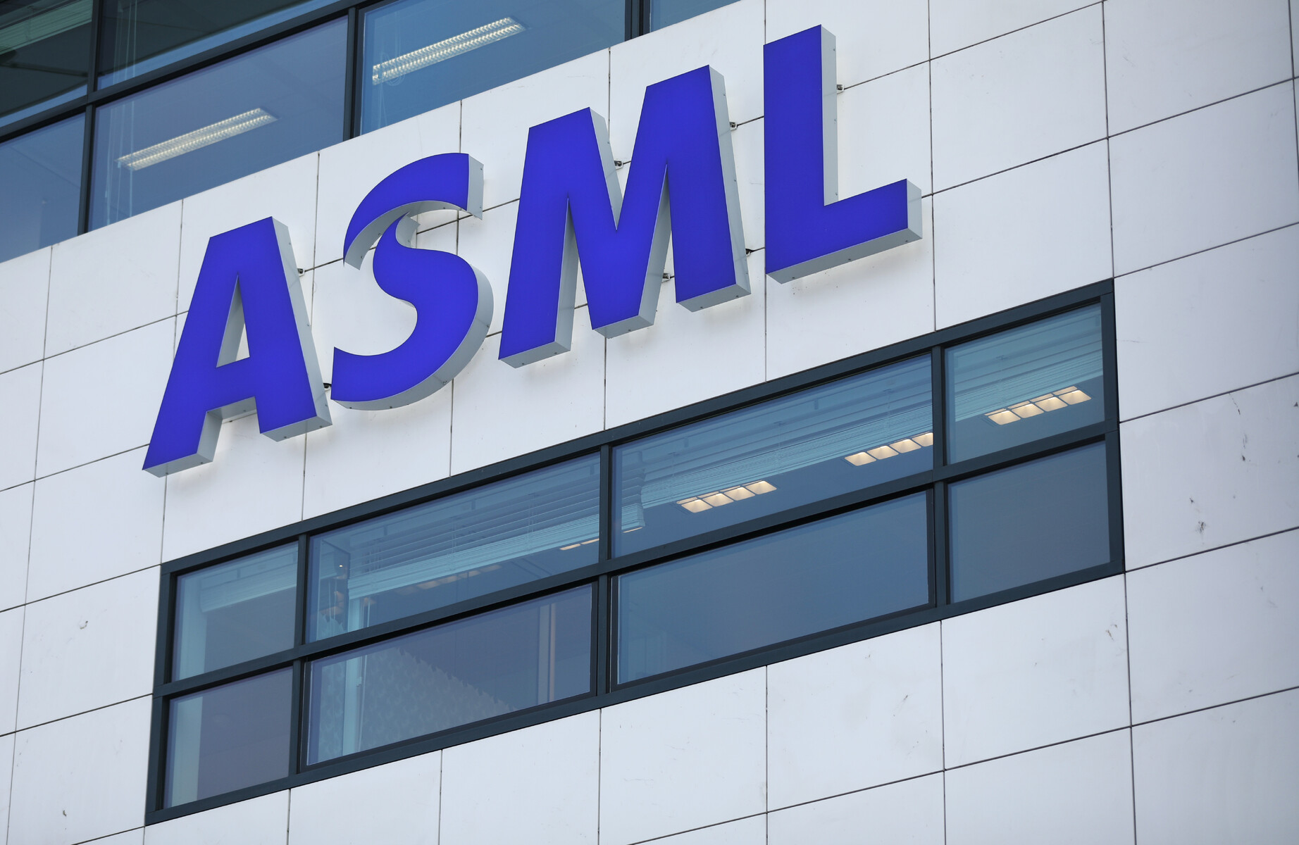 ASML's First Pilot Tool for Next-gen Products to be Delivered in 2023
