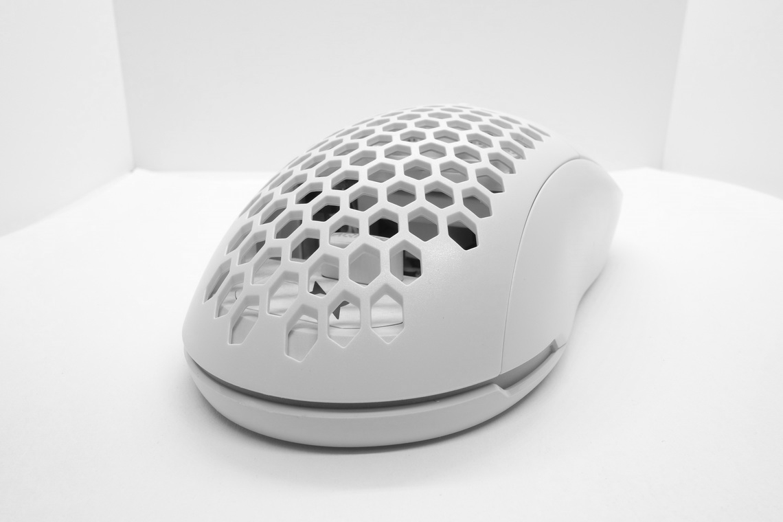 AQIRYS T.G.A. Alpha Gaming Mouse Review - Shape & Dimensions | TechPowerUp