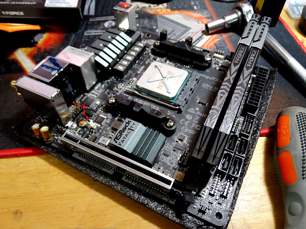 ASROCK b450 ITX. ASROCK b550m-ITX/AC.