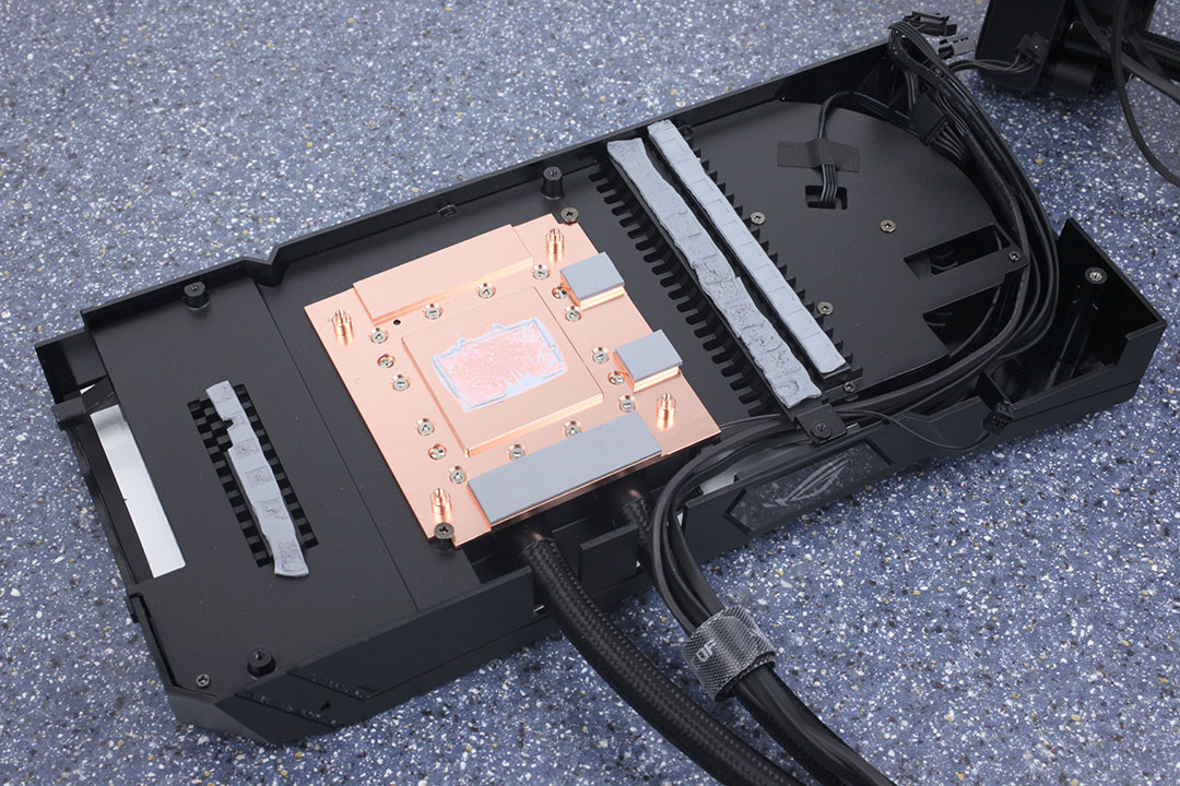 ASUS Radeon RX 6800 XT STRIX OC Liquid Cooled Review - Incredible OC  Potential - Pictures & Teardown