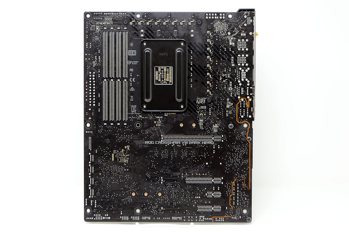 ASUS ROG Crosshair VIII Dark Hero Review - Board Layout | TechPowerUp