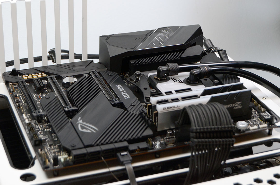 ASUS ROG Crosshair VIII Dark Hero Review - Installation & Test