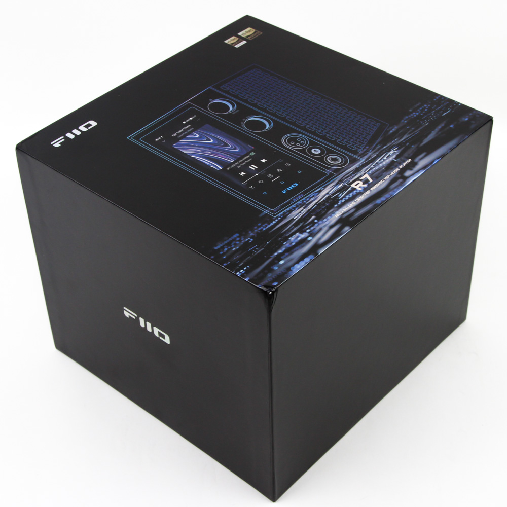 FiiO R7 Desktop Network Streamer/DAC/Headphone Amplifier Review - Packaging  & Accessories