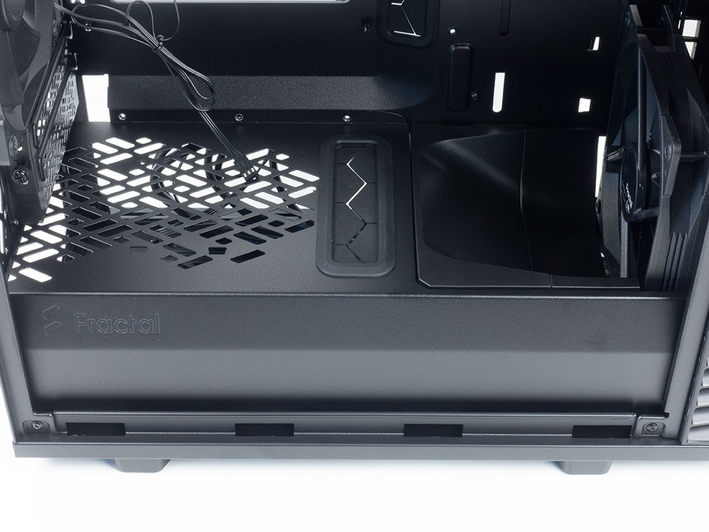 Fractal Design Define 7 Nano Review - A Closer Look - Inside