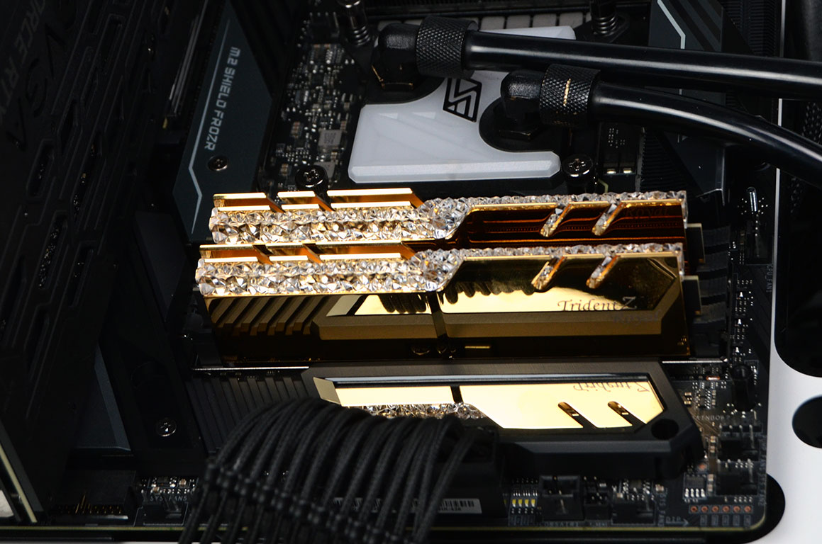 G.SKILL Trident Z Royal DDR4-4000 MHz CL17 2x16 GB Review - Test System