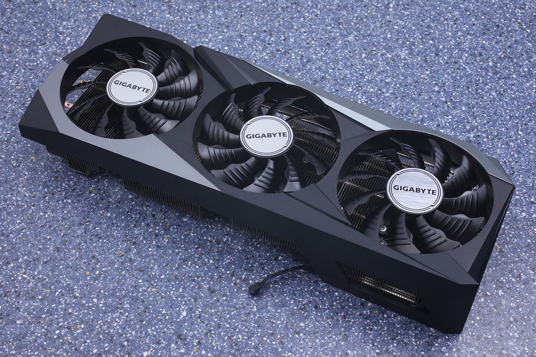Gigabyte GeForce RTX 3070 Gaming OC Review - Pictures & Teardown 