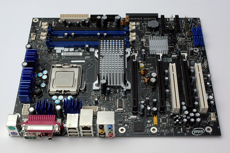 Intel QX6700 Quad-Core Review - The bundle - Processor and Motherboard