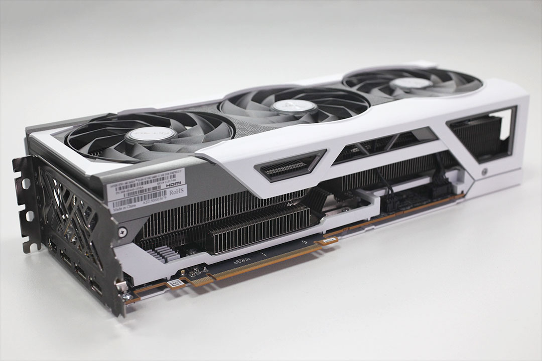 Sapphire Radeon RX 6950 XT Nitro+ Pure Review - Snow White as an unique  beauty with a reserved character